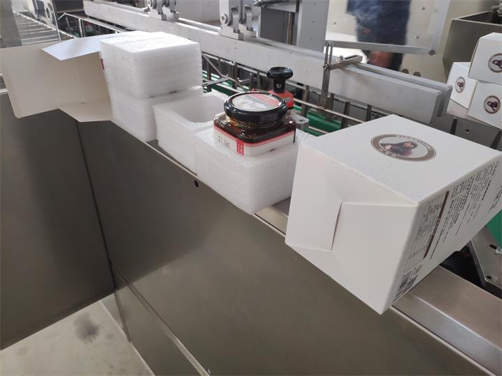 食品裝盒機(jī)